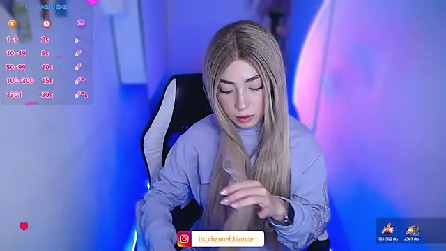 Snapshot of channel_blonde_a chatting on 27, 11, 2025 channel blonde a online show from 27, 11, 2025