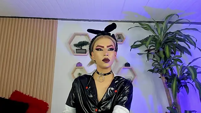 Snapshot of BrianaSchafer chatting on 24, 11, 2025 BrianaSchafer online show from 24, 11, 2025