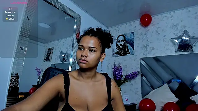 moon HoneyX online show from 19, 2, 2025
