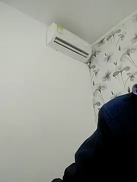 moon HoneyX online show from 2, 3, 2025