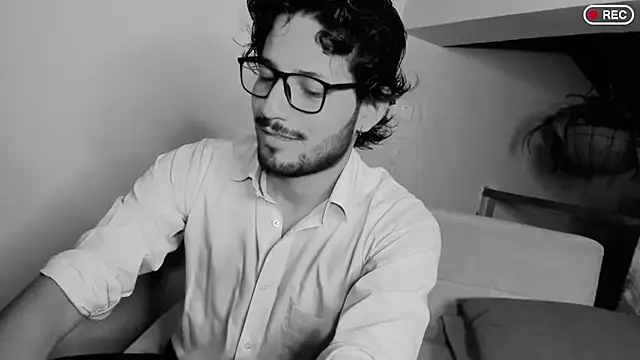 Nicholasrodrii online show from 20, 3, 2025