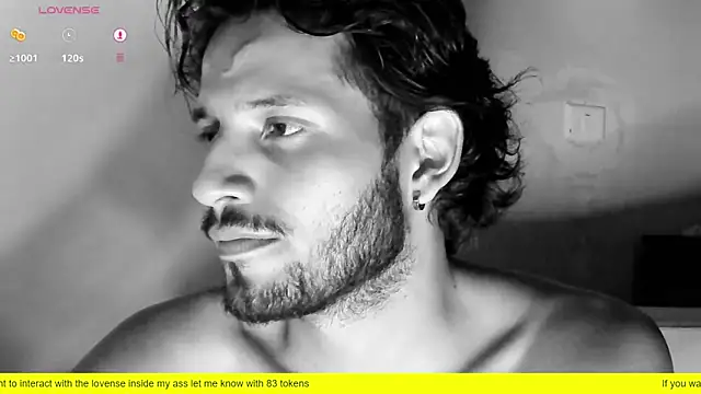 Nicholasrodrii online show from 18, 2, 2025