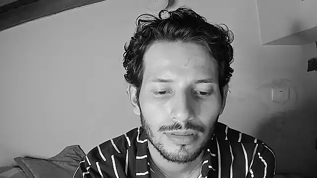 Nicholasrodrii online show from 14, 6, 2026