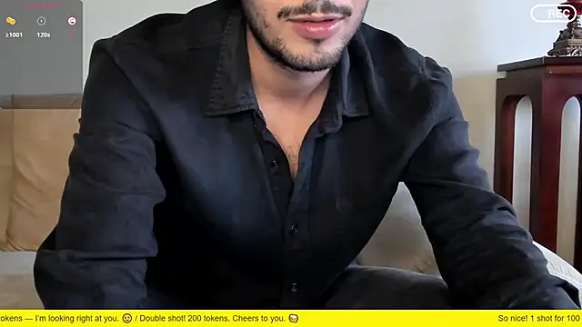 Nicholasrodrii online show from 3, 12, 2025