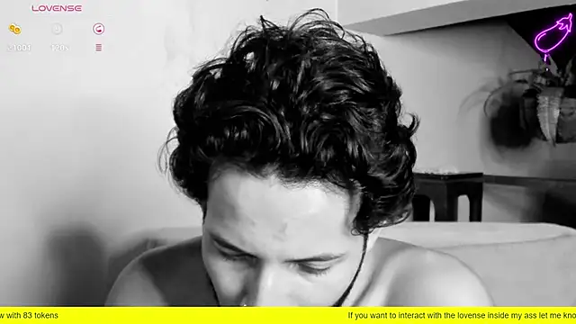Nicholasrodrii online show from 14, 2, 2025