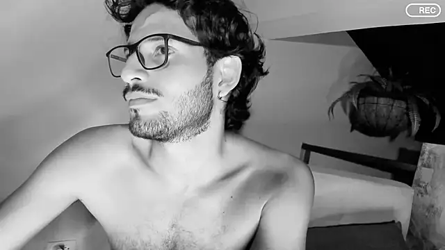 Nicholasrodrii online show from 21, 3, 2025