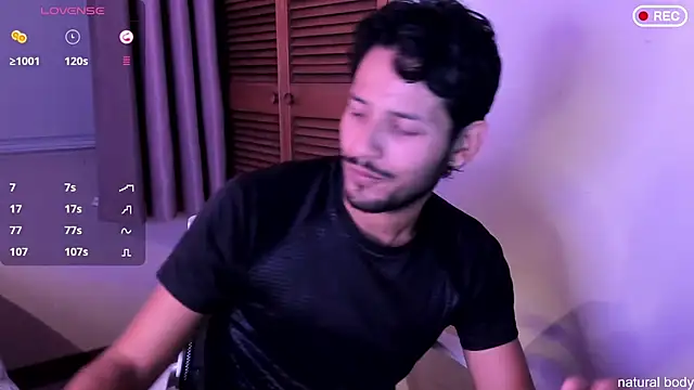 Nicholasrodrii online show from 26, 10, 2025