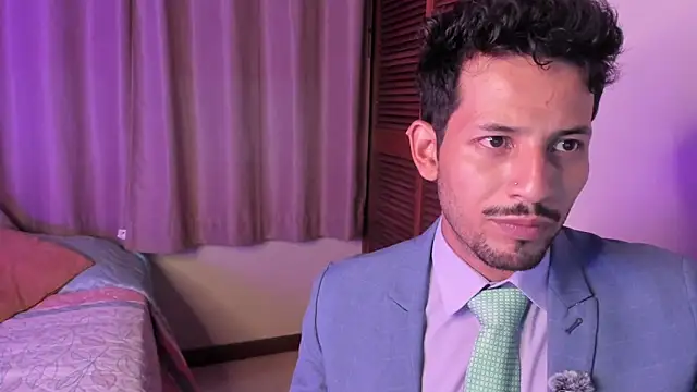 Nicholasrodrii online show from 13, 2, 2026