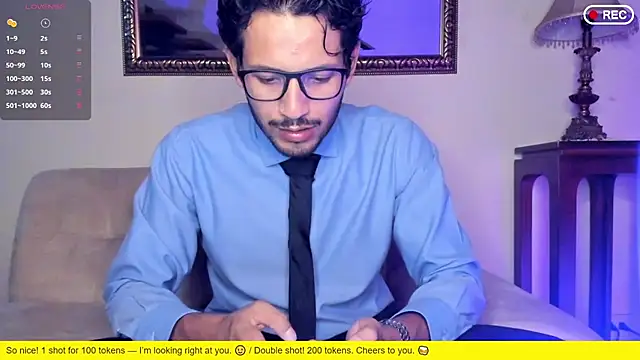 Nicholasrodrii online show from 2, 12, 2025