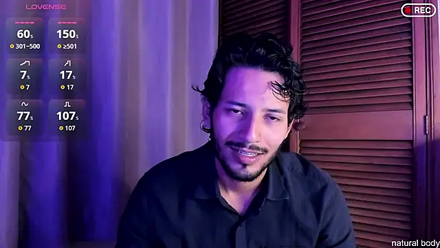 Nicholasrodrii online show from 8, 10, 2025