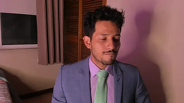 Nicholasrodrii online show from 15, 2, 2026