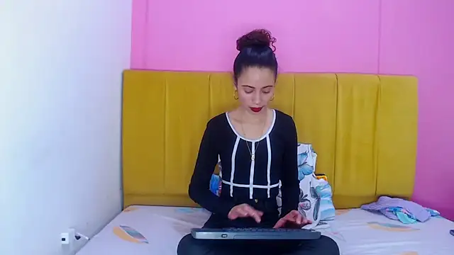 Snapshot of angelinabrookcm101 chatting on 3, 12, 2024 angelinabrookcm101 online show from 3, 12, 2024