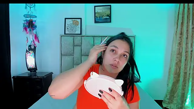 brianaGuzman online show from 19, 5, 2026