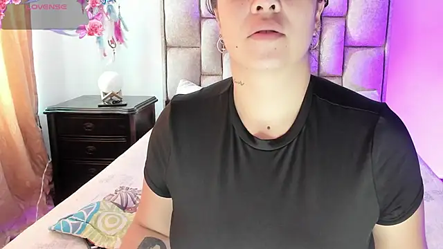 brianaGuzman online show from 16, 10, 2025