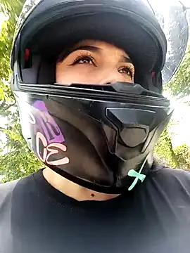 brianaGuzman online show from 19, 9, 2025