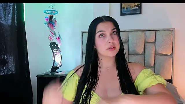 brianaGuzman online show from 14, 5, 2026
