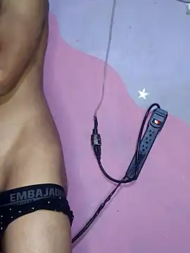 Snapshot of Dstrict chatting on 4, 11, 2025 Dstrict online show from 4, 11, 2025