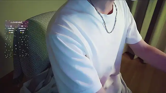 Snapshot of FEIYU001 chatting on 14, 10, 2025 FEIYU001 online show from 14, 10, 2025