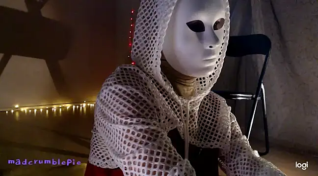 madcrumblepie online show from 4, 1, 2025
