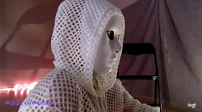 madcrumblepie online show from 28, 2, 2025