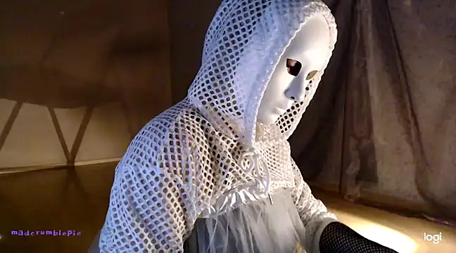 madcrumblepie online show from 7, 12, 2024