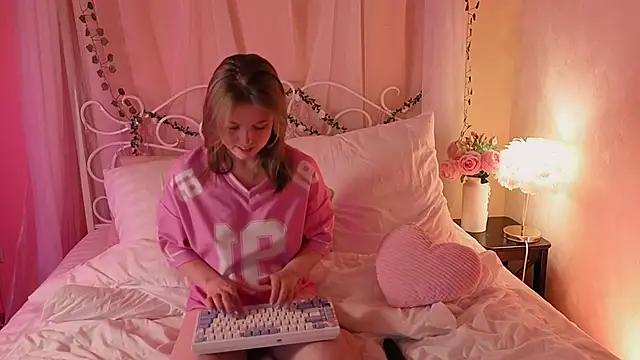 Snapshot of mary_ton chatting on 2, 5, 2026 mary ton online show from 2, 5, 2026