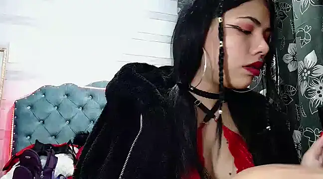 lily jamesx online show from 22, 2, 2025