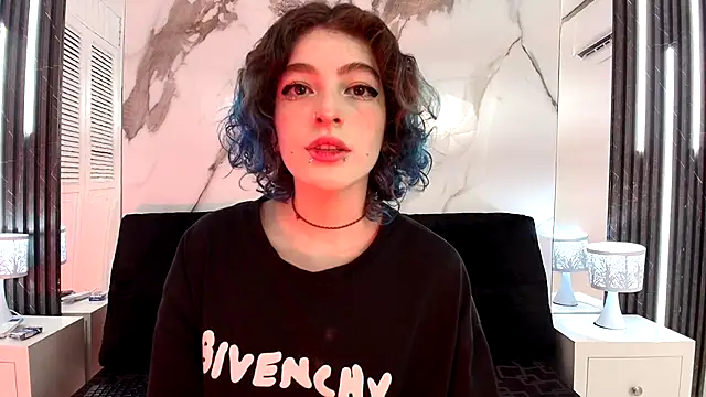 EvaHalsey online show from 21, 10, 2025