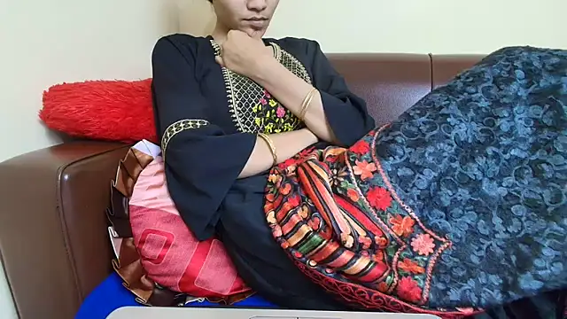 Srabontii online show from 4, 12, 2025