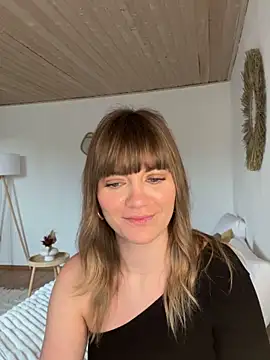 Milla  one online show from 30, 1, 2025