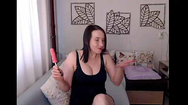 pepper milf online show from 17, 6, 2026