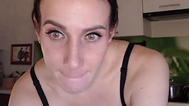 pepper milf online show from 10, 2, 2025