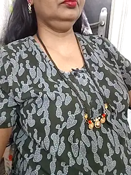 Snapshot of Deepthi_Mysore chatting on 9, 9, 2025 Deepthi Mysore online show from 9, 9, 2025