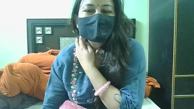 couplesuni online show from 3, 3, 2025