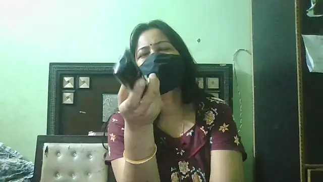 Snapshot of couplesuni chatting on 13, 5, 2026 couplesuni online show from 13, 5, 2026