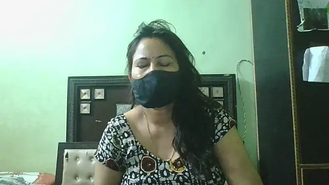 Snapshot of couplesuni chatting on 27, 5, 2026 couplesuni online show from 27, 5, 2026