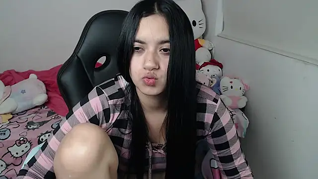 Snapshot of kayla_k18 chatting on 29, 6, 2026 kayla k18 online show from 29, 6, 2026