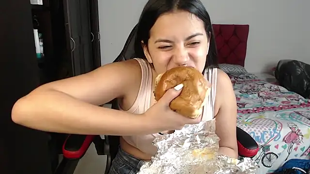 kayla k18 online show from 10, 2, 2025