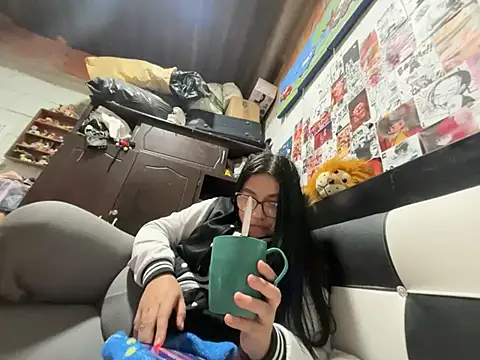Snapshot of dafne19_ chatting on 28, 5, 2026 dafne19 online show from 28, 5, 2026