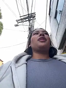 Snapshot of _NINA chatting on 9, 4, 2026 NINA online show from 9, 4, 2026