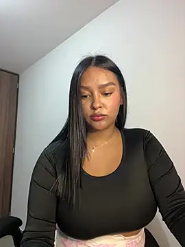 Snapshot of _NINA chatting on 11, 4, 2026 NINA online show from 11, 4, 2026