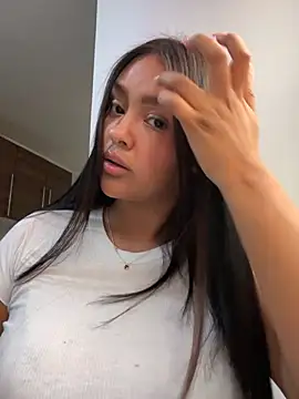 Snapshot of _NINA chatting on 7, 2, 2026 NINA online show from 7, 2, 2026