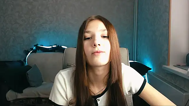 Snapshot of AnaHoney chatting on 2, 2, 2025 AnaHoney online show from 2, 2, 2025