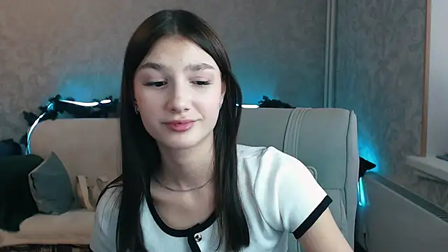 Snapshot of AnaHoney chatting on 3, 2, 2025 AnaHoney online show from 3, 2, 2025