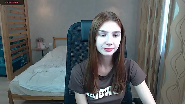 Snapshot of AnaHoney chatting on 10, 10, 2025 AnaHoney online show from 10, 10, 2025