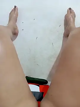 Snapshot of ambarlennoix chatting on 8, 11, 2025 ambarlennoix online show from 8, 11, 2025