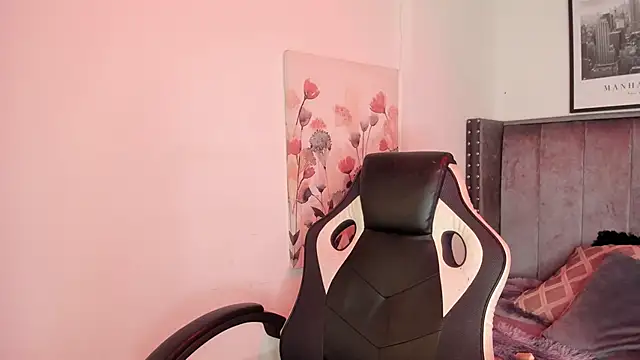 Alaia Cute online show from 22, 11, 2025