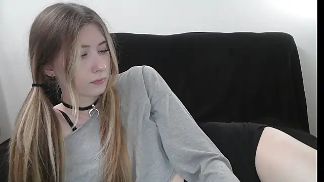 Snapshot of ErikaShyy chatting on 1, 6, 2026 ErikaShyy online show from 1, 6, 2026