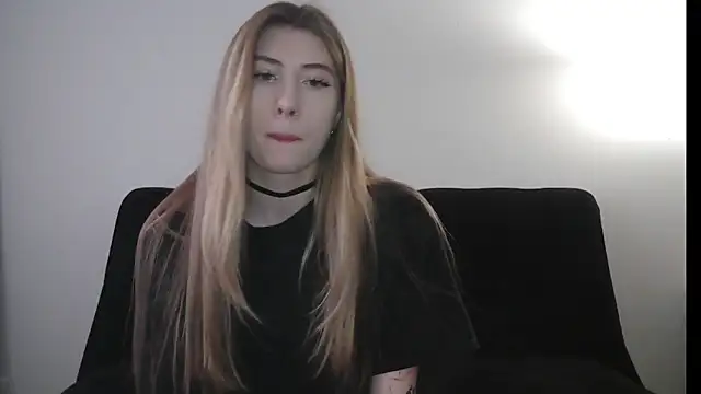 ErikaShyy online show from 17, 12, 2025