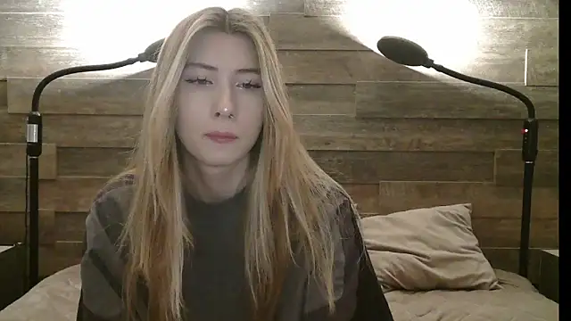 ErikaShyy online show from 3, 12, 2025